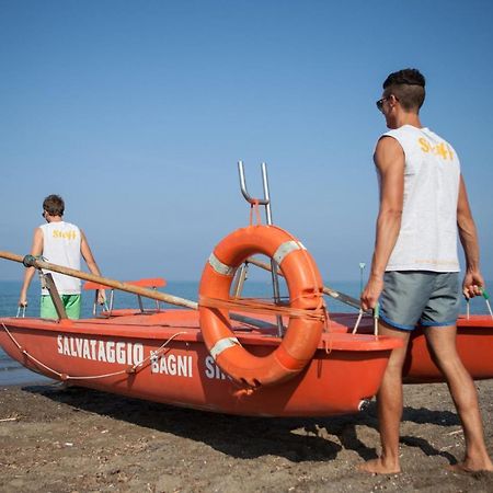 Alberto Quadrilocale A Soli 150M Dal Mare Марина ди Кастането Кардучи Екстериор снимка